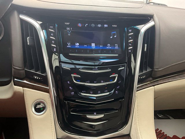 Used 2017 Cadillac Escalade Premium Luxury AWD/4WD image 12