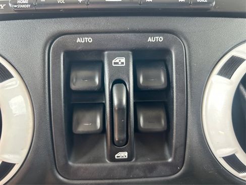 Used 2014 Jeep Wrangler Unlimited Sahara w/ Dual Top Group AWD/4WD image 37