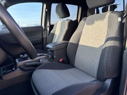 Used 2022 Toyota Tacoma TRD Sport w/ Black Out Package (TMS) image 7