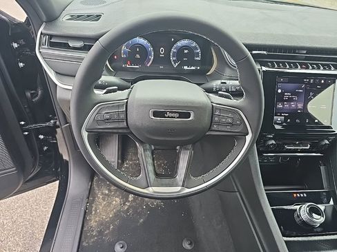 New 2025 Jeep Grand Cherokee Laredo X image 23