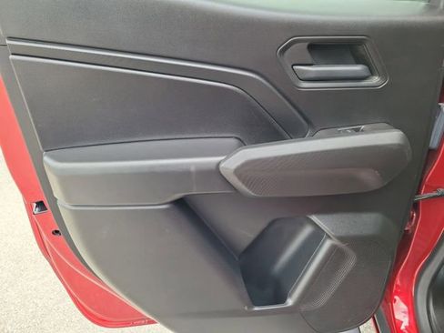 Used 2024 Chevrolet Colorado W/T image 9