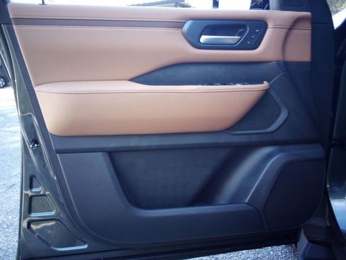 New 2026 Nissan Armada SL w/ Captain's Chari Seat Package image 11