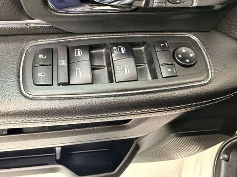 Used 2018 RAM 1500 Laramie w/ Convenience Group AWD/4WD image 44