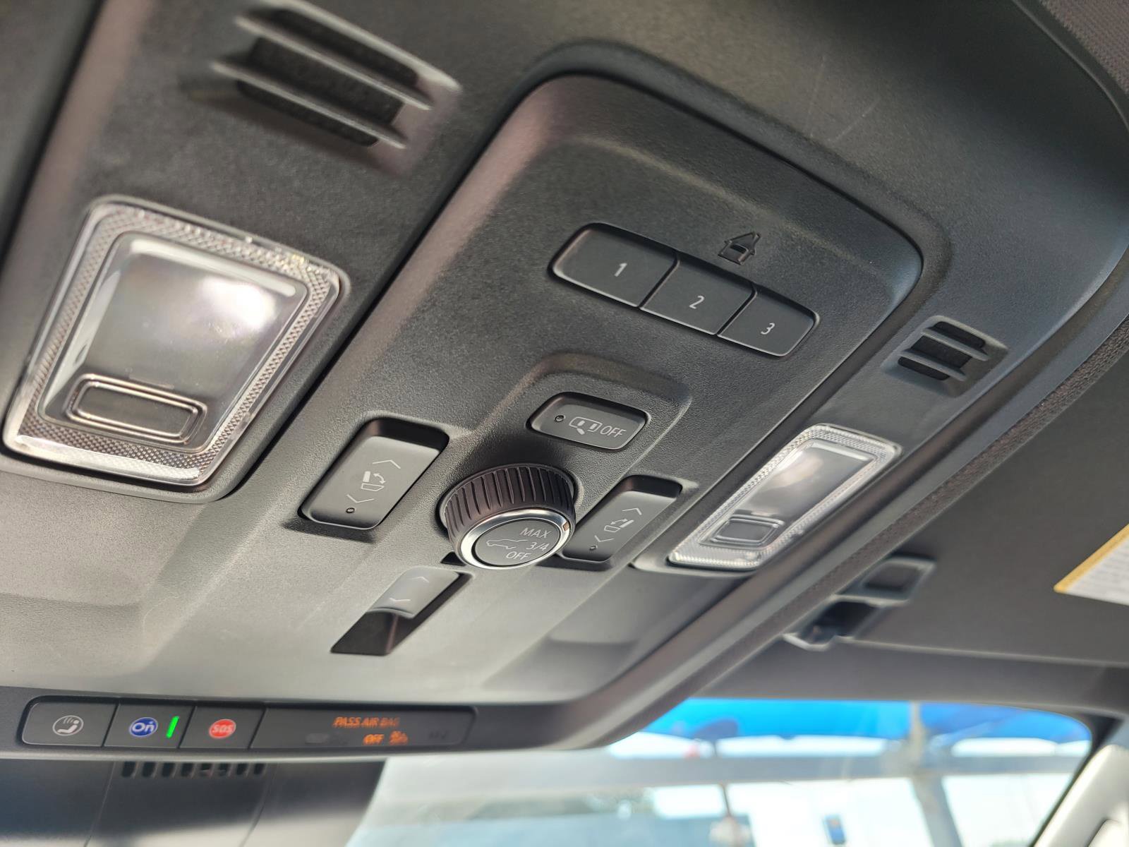 Used 2023 Chevrolet Suburban High Country AWD/4WD image 21