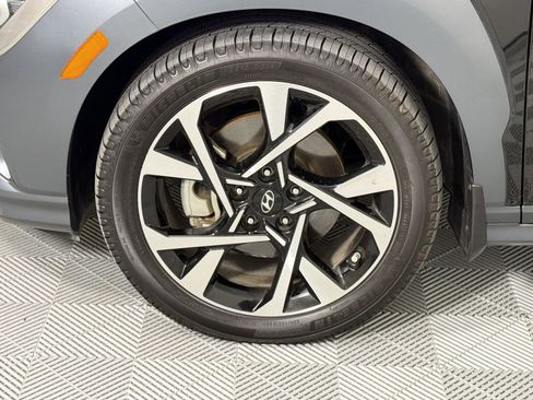 Used 2022 Hyundai Kona Limited w/ Cargo Package FWD image 12
