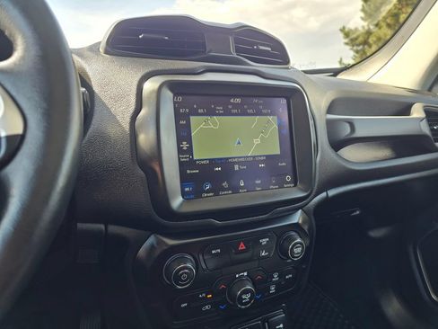 Used 2023 Jeep Renegade Latitude w/ Sun/Sound Group AWD/4WD image 21