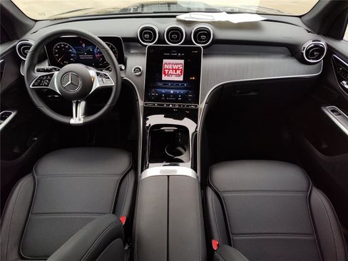 New 2025 Mercedes-Benz GLC 300 image 10
