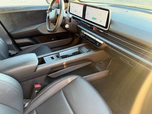 Used 2023 Hyundai Ioniq 6 SEL image 3