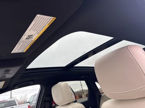 Certified 2023 Cadillac XT5 Sportv w/ Technology Package image 17