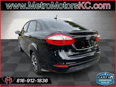 Used 2018 Ford Fiesta SE FWD image 3