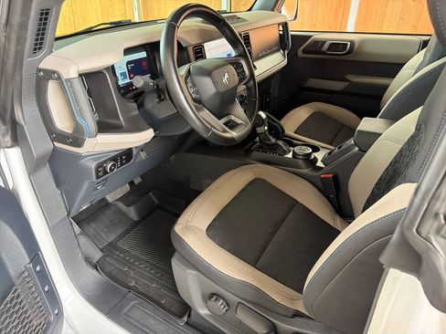 Used 2023 Ford Bronco Wildtrak AWD/4WD image 2