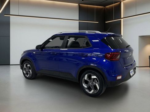 Certified 2024 Hyundai Venue SEL FWD image 3