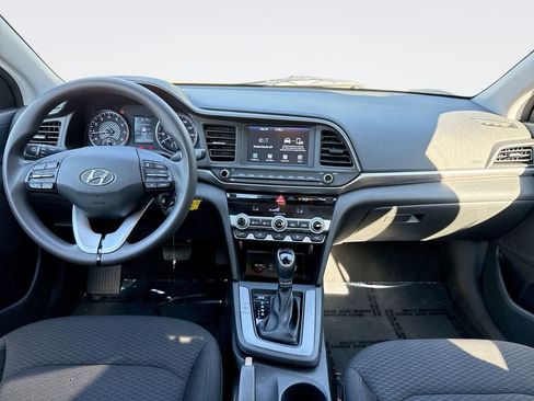 Used 2023 Volkswagen Jetta SE w/ Panoramic Sunroof Package FWD image 26