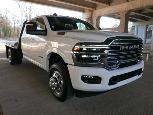 Used 2026 RAM 3500 Big Horn w/ Laramie Trim Package image 30