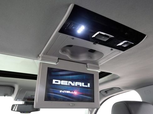 Used 2020 GMC Yukon XL Denali w/ Denali Premium Package AWD/4WD image 23