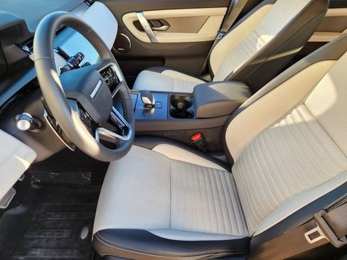 Used 2025 Land Rover Discovery Sport Dynamic SE image 13