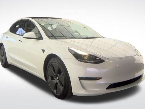 Used 2022 Tesla Model 3 Long Range AWD/4WD image 9