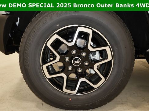 New 2025 Ford Bronco Outer Banks image 33