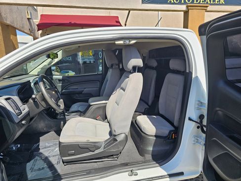 Used 2020 Chevrolet Colorado W/T w/ WT Convenience Package RWD image 17