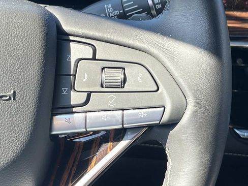 Used 2021 Cadillac Escalade Premium Luxury w/ Performance Package image 30