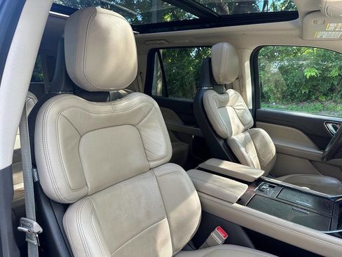 Used 2023 Lincoln Navigator Reserve image 27