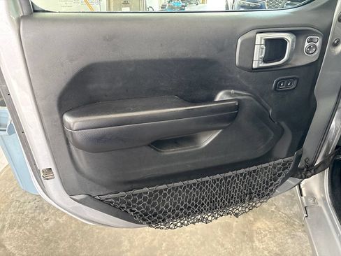 Used 2018 Jeep Wrangler Unlimited Sport S AWD/4WD image 13