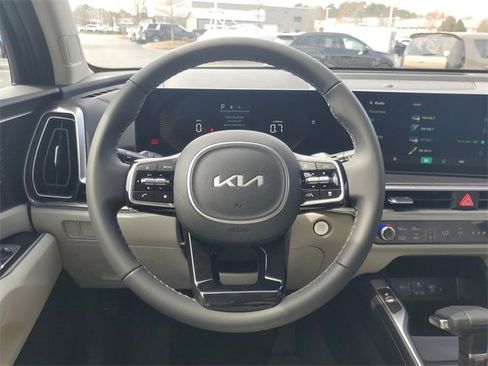 New 2025 Kia Sorento S image 12