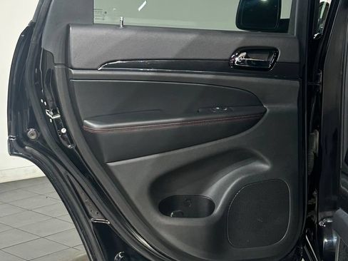 Used 2019 Jeep Grand Cherokee Trailhawk AWD/4WD image 44