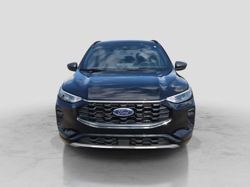 Used 2023 Ford Escape ST-Line w/ Tech Pack #1 AWD/4WD image 3