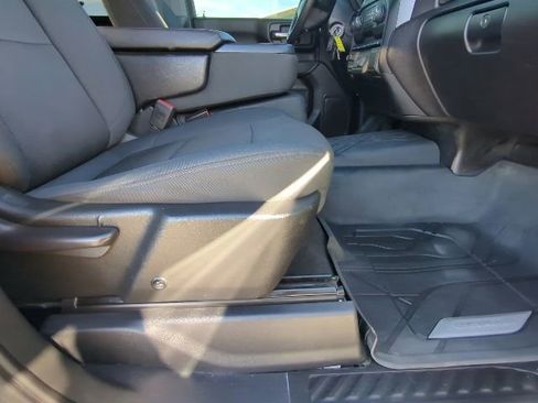 Used 2022 Chevrolet Silverado 2500 Custom w/ Custom Convenience Package image 20