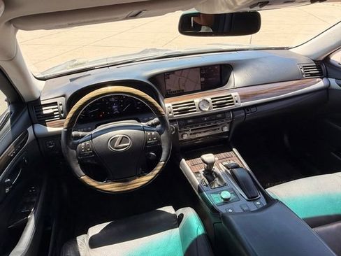 Used 2015 Lexus LS 460 w/ Comfort Package RWD image 3
