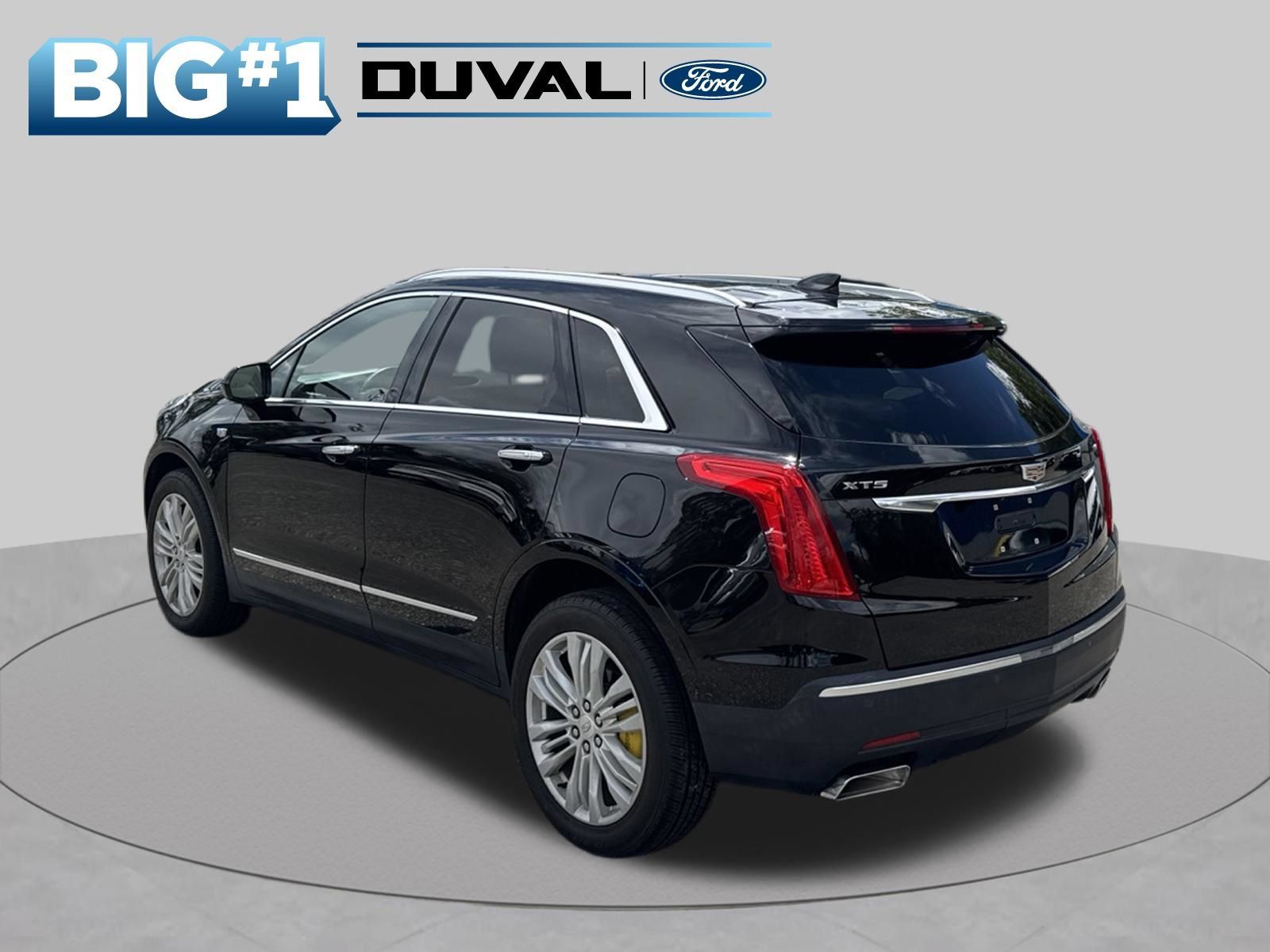 Used 2018 Cadillac XT5 Premium Luxury FWD image 4