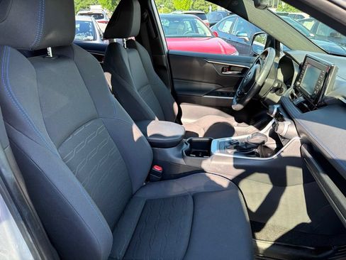 Used 2022 Toyota RAV4 SE w/ SE Grade Weather Package AWD/4WD image 12