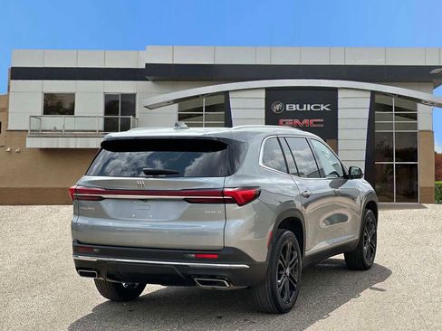 Used 2025 Buick Enclave Preferred w/ Power Package FWD image 6