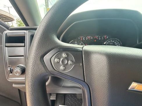 Used 2018 Chevrolet Silverado 1500 Custom w/ Custom Value Package AWD/4WD image 17