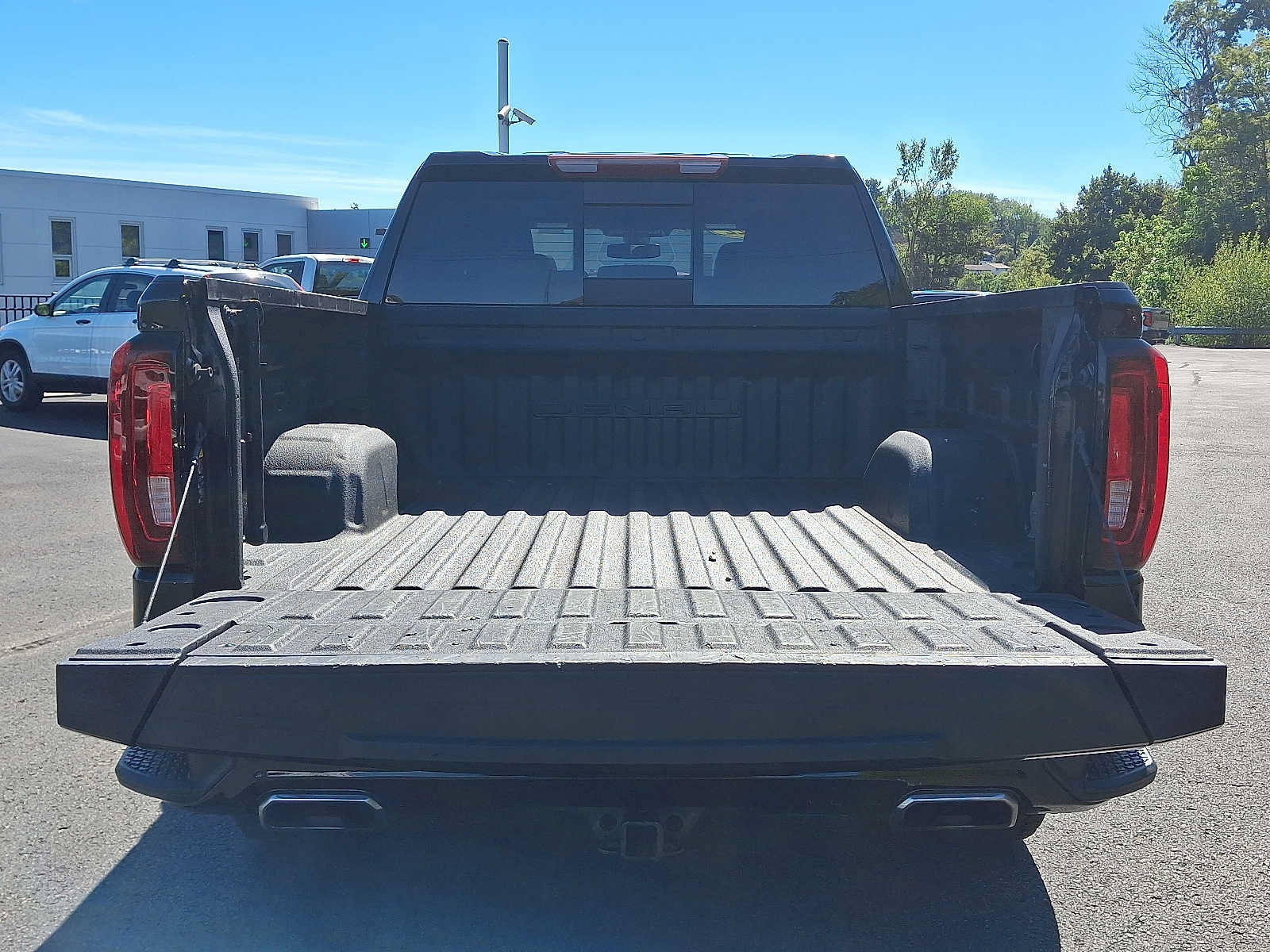 Used 2022 GMC Sierra 1500 Denali w/ Driver Alert Package II AWD/4WD image 28