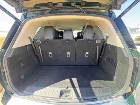 Used 2023 Nissan Pathfinder SL w/ Black Appearance Package image 22