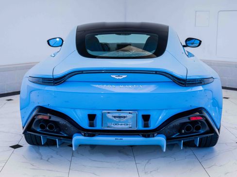 Used 2023 Aston Martin V8 Vantage Coupe RWD image 35
