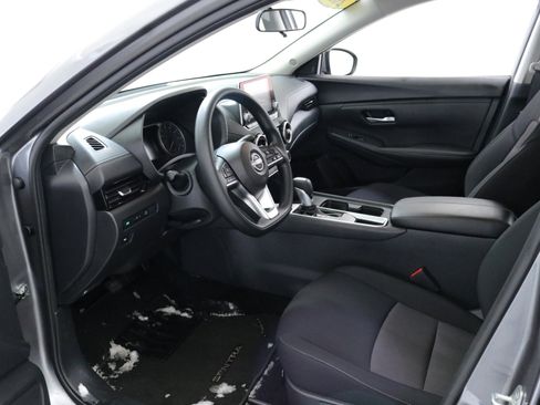 Used 2025 Nissan Sentra SV image 22