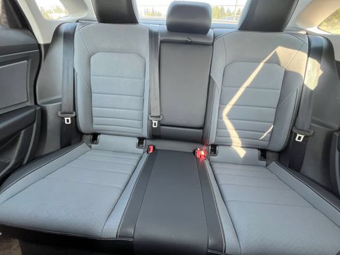 Used 2025 Volkswagen Jetta SE FWD image 40