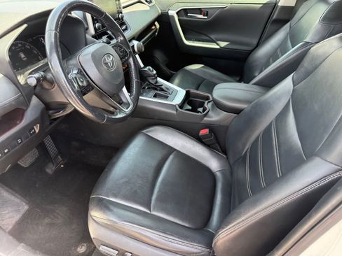 Used 2019 Toyota RAV4 Limited w/ Advanced Technology Package FWD image 15