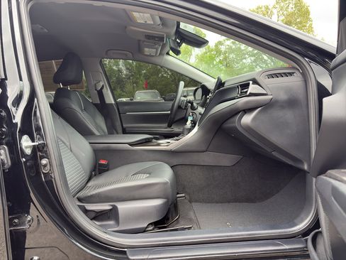 Used 2023 Toyota Camry SE image 15