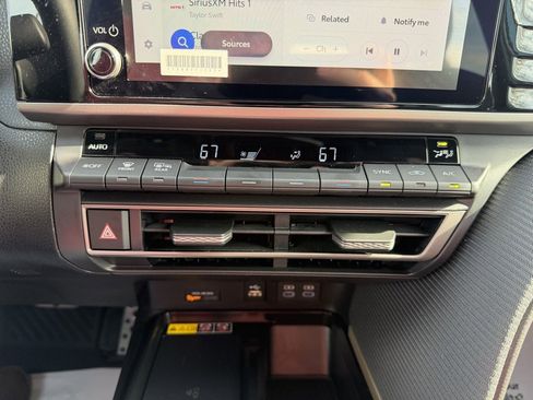 Certified 2025 Toyota Camry SE image 19