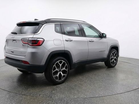 Used 2025 Jeep Compass Limited AWD/4WD image 9