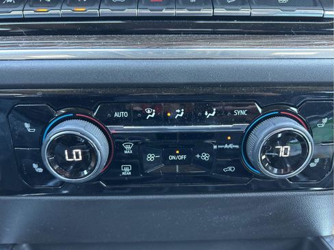 Used 2024 Chevrolet Silverado 1500 LT Trail Boss w/ LT Trail Boss Premium Package AWD/4WD image 32