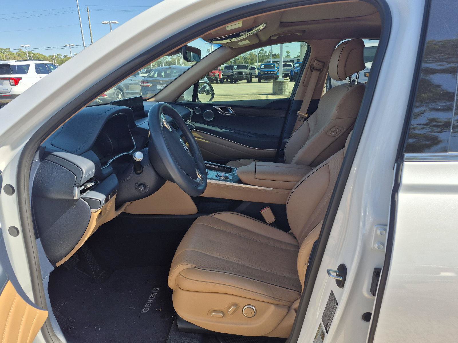 Used 2023 Genesis GV80 2.5T w/ Advanced Package AWD/4WD image 2