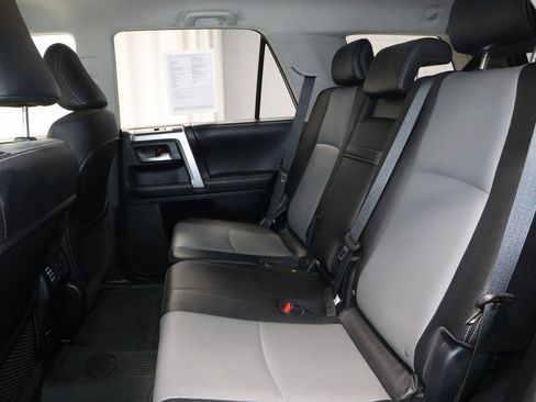 Used 2018 Toyota 4Runner SR5 Premium image 22