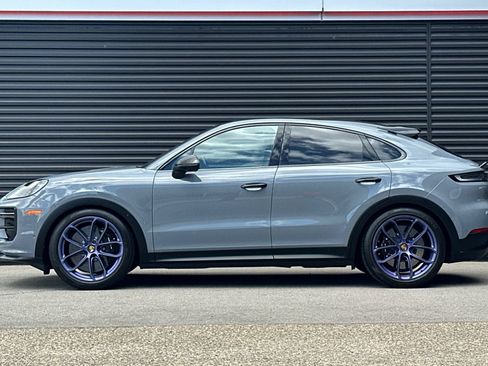 Certified 2024 Porsche Cayenne Turbo GT AWD/4WD image 2
