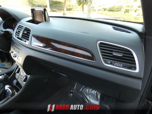 Used 2018 Audi Q3 2.0T Premium Plus w/ Premium Plus Package AWD/4WD image 35