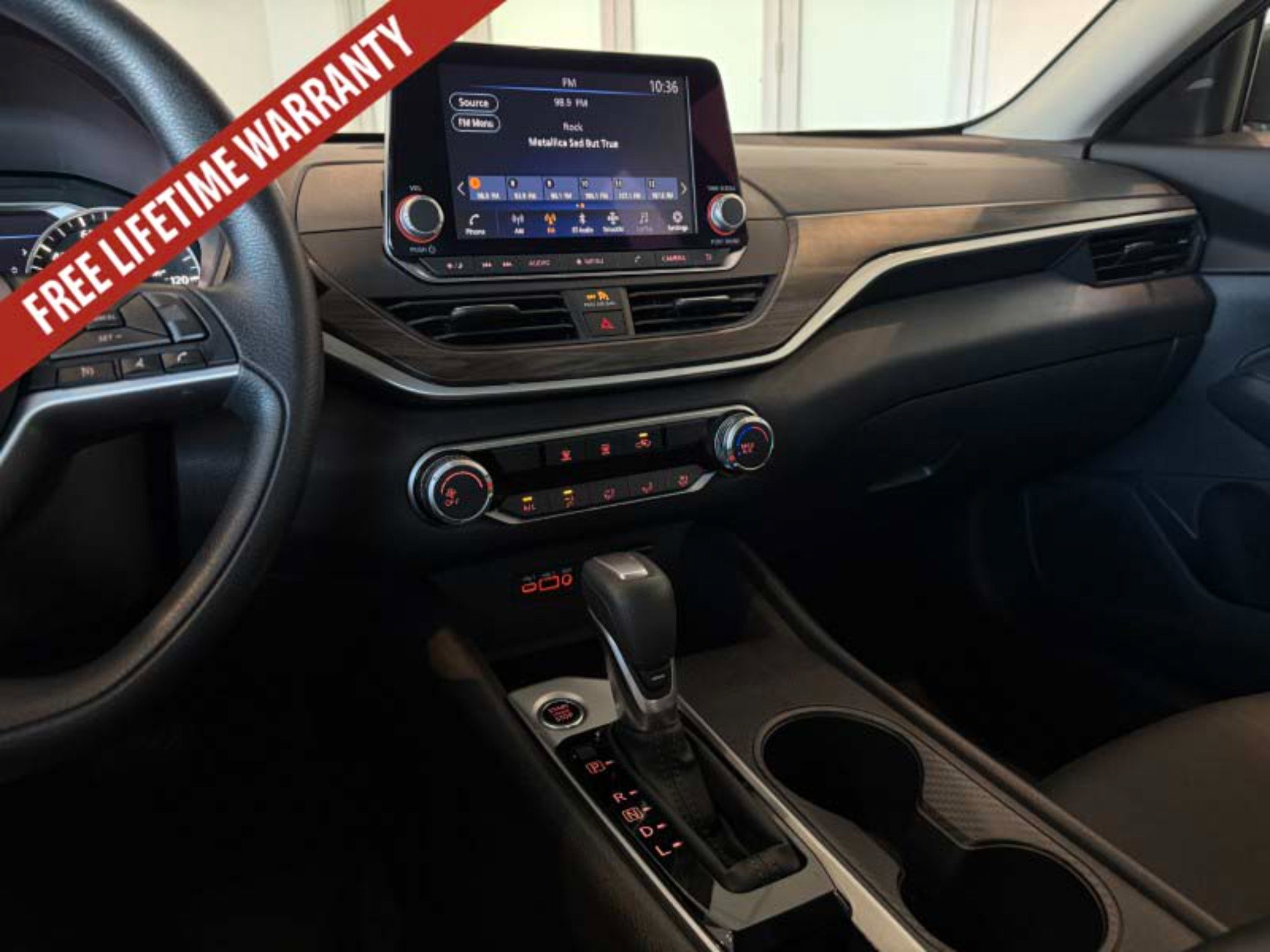Used 2025 Nissan Altima 2.5 SV FWD image 33